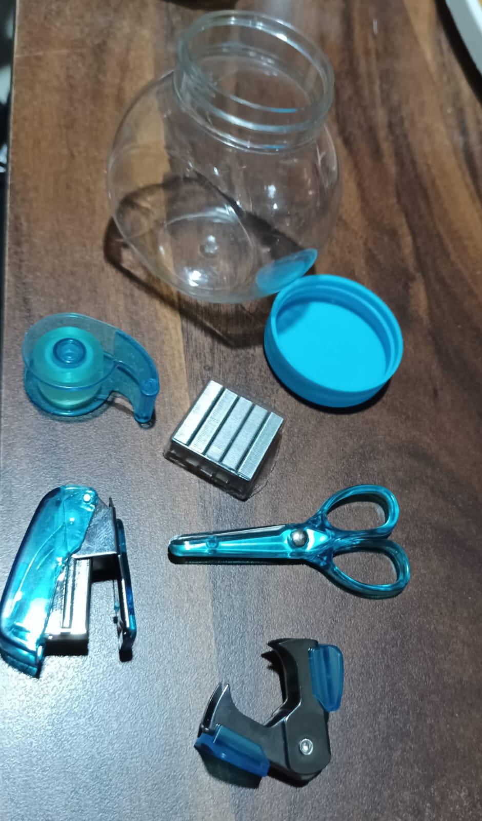 4143 Mini Office Stationery Set, Including Stapler, Scissors, Paper Clips, Tape Dispenser, Transparent Tape, And Staples 4143 Mini Office Stationery Set, Including Stapler, Scissors, Paper Clips, Tape Dispenser, Transparent Tape, And Staples